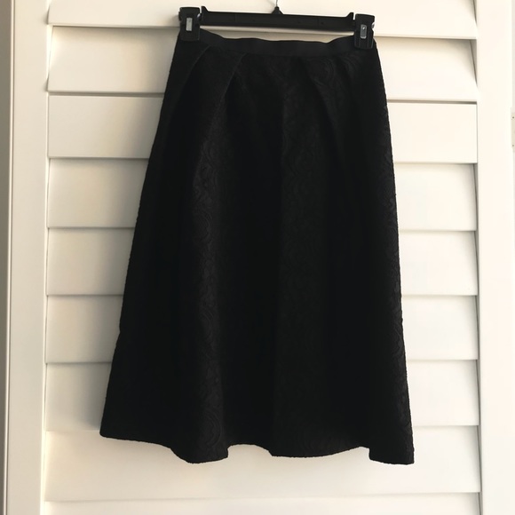 LASTCALL: Zara lace skirt in black - Picture 3 of 5